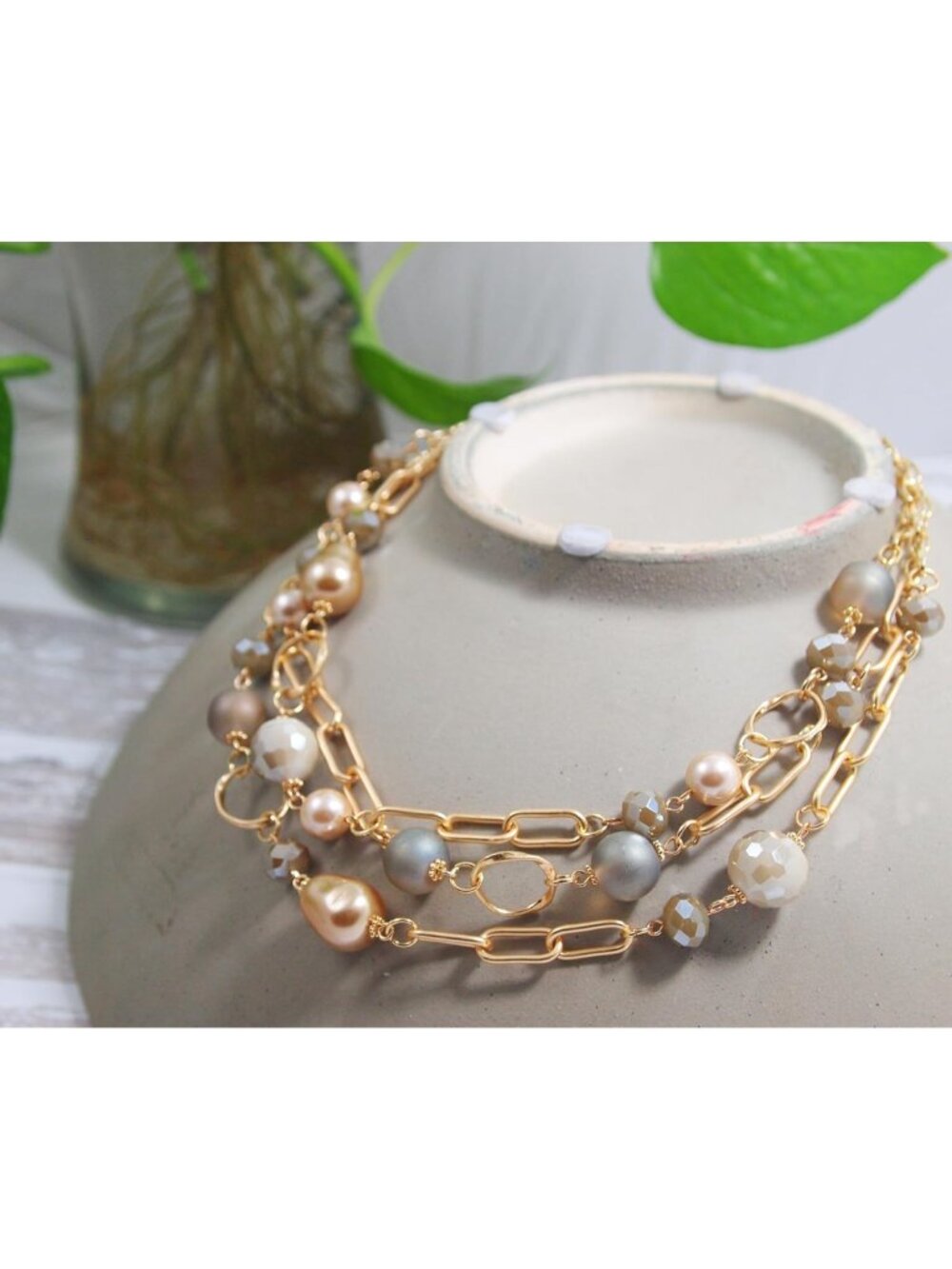 Chunky Multi-Layer Frosted Mother of Pearl Statement Necklace - Pastel Gift - Picture 6 of 8